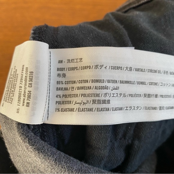 Abercrombie & Fitch Relaxed Denim Shorts - Ripped Black Wash - Picture 6 of 6